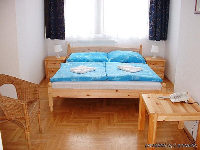 ホテル リラ ブダペスト 部屋 写真