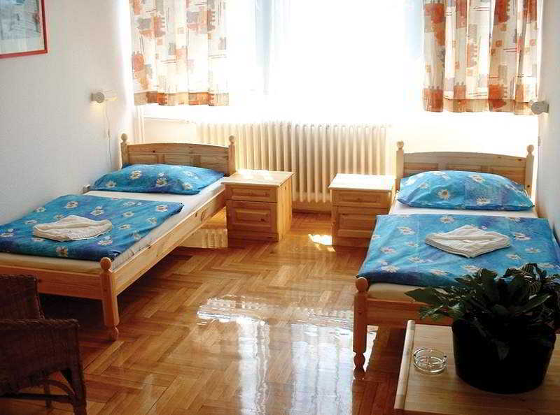 ホテル リラ ブダペスト 部屋 写真